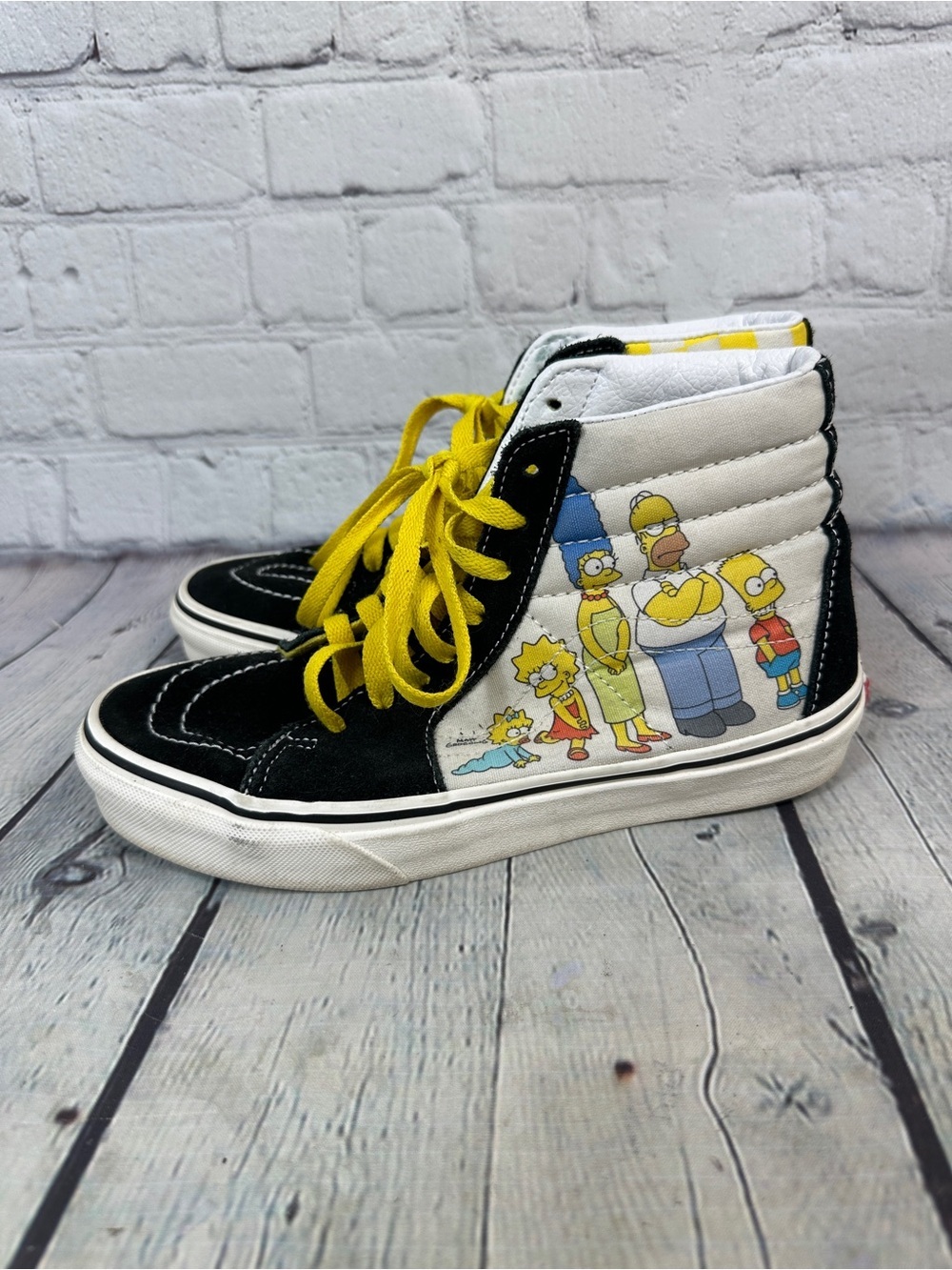 Vans x The Simpsons Sk8-Hi "Family Portrait" womens size 6.5